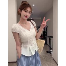 批发茶歇法式<b class='q'>蕾丝</b>花边v领短袖衬衫女2026夏季新款设计感绑带收腰上衣