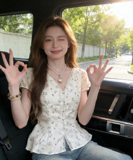 센 부서 작은 청신 레이스 레이스 꽃무늬 V넥 여성 셔츠 여름 새로운 품격 허리 수축 슬림해 보이는 Chic 맨위