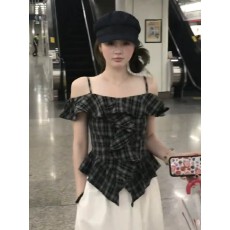 批发法式不规则格子一字肩短袖衬衫女夏设计感荷叶边露肩小衫气质上衣