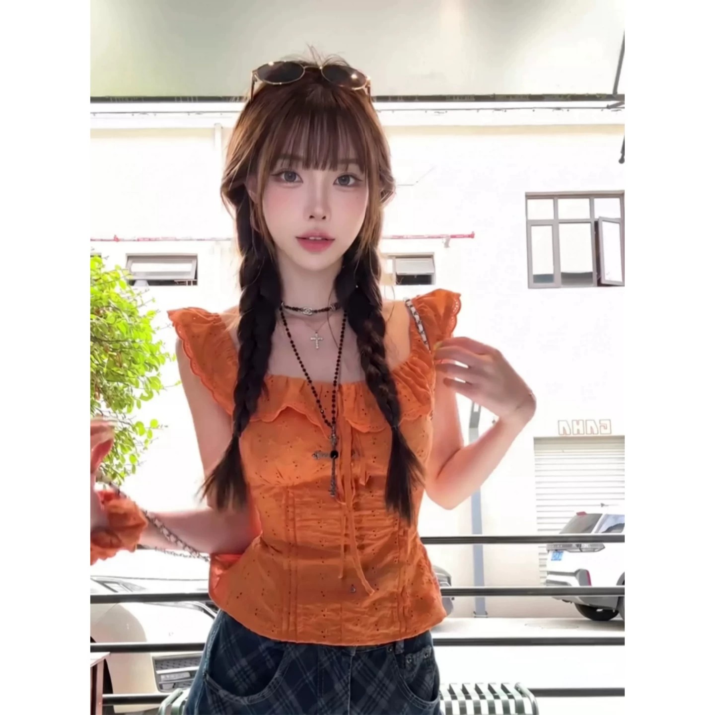 프랑스식 주황색 프릴 반팔 여성 셔츠 여름 핫걸 품격 섹시함 몸매 가꾸기 디스플레이 얇고 작은 날다 소매 쇼트 스타일 맨위