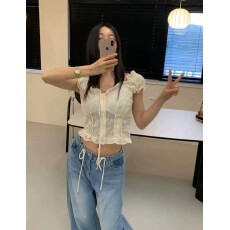 批发<b class='q'>韩国</b>东大门2026年夏季新款法式复古木耳边衬衫女短款泡泡袖