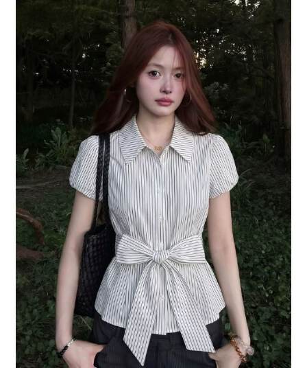 스트라이프 반팔 여성 셔츠 2026 여름 허리 수축 POLO 칼라 단추 맨위 허리 수축 여성 셔츠