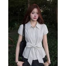 批发<b class='q'>条纹</b>短袖衬<b class='q'>衫</b>女2026夏季收腰polo领纽扣上衣收腰衬<b class='q'>衫</b>女