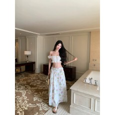 批发GeGe Shop 白色碎花温柔高腰A字半身裙