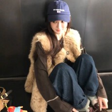 批发2026新款今年流行爆款仿羊羔毛马甲女短款皮毛一体欧尼毛毛外套潮