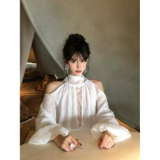 批发SweetC千金感蕾丝拼接挂脖衬衫女春秋季法式纯欲露肩微透防晒上衣