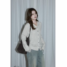 批发实价<b class='q'>大码</b>V领绵羊毛针织<b class='q'>开衫</b>内搭舒适亲肤上衣