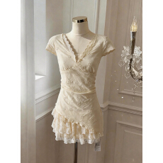 批发实拍2026<b class='q'>连衣裙</b>女短款初恋系小白裙夏日绝美巨好看收掐腰蛋糕裙子