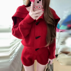 批发己出货 新年战袍软糯毛衣开衫牛角扣针织上衣<b class='q'>高腰</b><b class='q'>短裤</b>