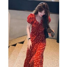 批发己出货 红色<b class='q'>荷叶边</b>V领碎花雪超好看气质收腰裙子