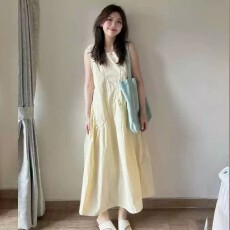 批发法式气质无袖<b class='q'>背心</b>连衣裙淡黄色女装夏季多巴胺甜美减龄a字<b class='q'>长裙</b>子