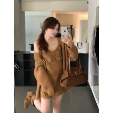 批发十三行早秋季钩花背心+开衫+高腰针织半身裙三件套装女