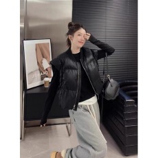 批发2025韩系外穿皮面坎肩开衫马夹外套小众设计感时尚潮流显瘦时尚