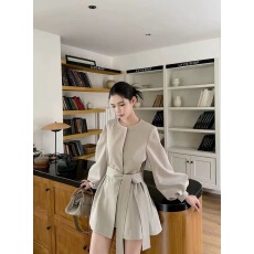 批发十三行2025秋装新款法式极简风圆领灯笼袖<b class='q'>风衣</b><b class='q'>女</b>系带收腰显瘦外套