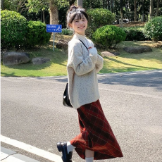 批发复古红色格纹毛呢半身裙女秋冬设计感高腰A字直筒长裙