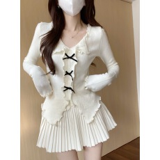 奶白色木耳边蝴蝶结v领针织衫女春秋小众收腰开叉内搭打底衫上衣