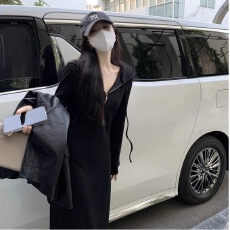 批发法式黑色连帽长袖卫衣连衣裙子秋冬女装针织垂感长裙秋