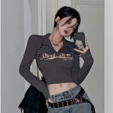 春季美式字母印花翻领长袖女设计感新款修身显瘦甜辣妹短上衣