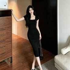 批发2026方领针织新款夏季法式连衣裙修身辣妹气质短袖包臀中长裙
