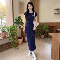 批发女装显瘦连衣裙夏长裙圆领2026简约显瘦<b class='q'>修身</b>新款收腰遮连衣裙