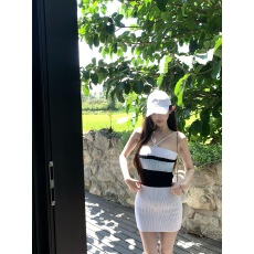 批发撞色针织挂脖抹胸连衣裙女夏季新款设计感纯欲辣妹修身包臀短裙子