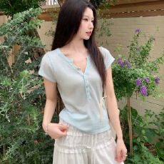 批发韩系微透针织短袖浅蓝色T恤女夏季新款修身显瘦气质减龄<b class='q'>薄款</b>上衣