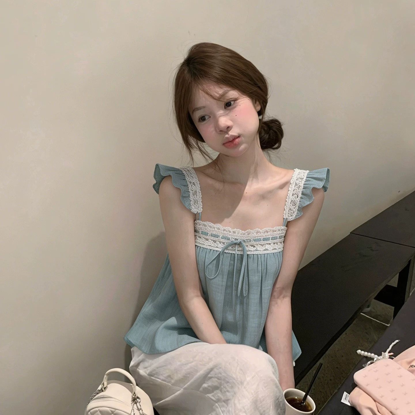 韩系慵懒蕾丝拼接绑带吊带背心女夏季甜辣妹显瘦百搭宽松上衣 服裝批發女裝批發服飾貨源
