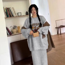 批发<b class='q'>套装</b>女秋冬港风小众百搭宽松套头字母卫衣休闲半身裙时尚两件套潮