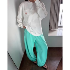 批发美式复古星迹印花白色圆领长袖t恤女春秋宽松百搭<b class='q'>情侣</b><b class='q'>打底衫</b>上衣