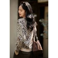 批发笑涵阁い<b class='q'>街头</b>漫步优雅英伦风意大利工艺羊毛羊绒提花针织套衫