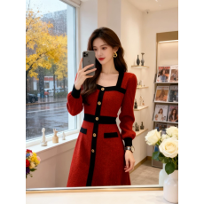 批发韩系名媛风红色针织连衣裙女2025<b class='q'>秋</b>冬季设计感氛围感金扣收腰长裙