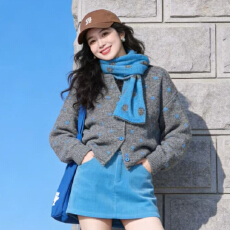 批发韩系小香风灰色波点针织开衫<b class='q'>女</b>秋冬慵懒高级感围巾毛衣外套两件套