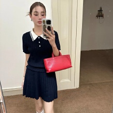 批发减龄感撞色<b class='q'>条纹</b>翻领扭花针织短袖上衣+百褶短裙套装