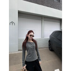 批发Goo Goo Eyes 不规则斜领扣软糯条纹长袖针织<b class='q'>打底衫</b>内搭<b class='q'>修身</b>上衣