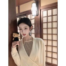 批发Hotdog 热狗很辣【首尔恋人】亮片挂脖设计感针织包臀连衣裙短裙