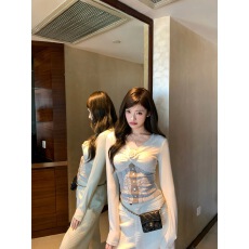 批发地球店米白色复古<b class='q'>立体</b><b class='q'>花朵</b>高级感T恤女冬韩系蕾丝拼接针织打底衫