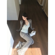 批发红人馆裤子女款2026年新款春季灰色休闲裤时尚洋气时髦微喇阔腿裤