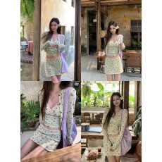 批发红人馆长袖t恤女2026新款春季短款v领碎花辣妹纯欲风绿色修身上衣