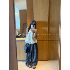 批发YOLO SHOP 蓝色格子肌理感休闲裤子薄<b class='q'>夏</b>季韩系慵懒风宽松弯刀裤女