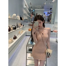 批发法式纯欲挂脖交叉镂空针织连衣裙女夏装<b class='q'>新款</b>辣妹风收腰显瘦包臀裙