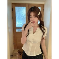 批发PtonUmi小樽来信 V领收腰短袖<b class='q'>衬衫女</b>夏荷叶边小衫泡泡袖甜美上衣