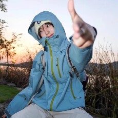 蓝色冲锋衣女款小个子25新爆款春秋防水防风抽绳连帽冲锋衣外套薄