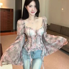 批发法式名媛高级感碎花<b class='q'>不规则</b>雪纺喇叭袖衬衫女秋设计感洋气收腰上衣