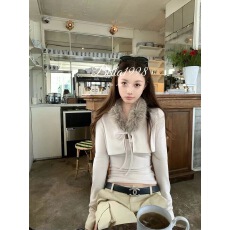 批发有货 辣妹款两件套上衣+毛领，精致款，