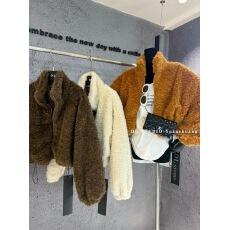 批发有货 <b class='q'>新款</b>韩版羊羔毛抽绳短款外套！杏！黄！咖！