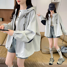 批发实拍连帽冲锋衣女款2026新款春秋款初高中生休闲百搭外套
