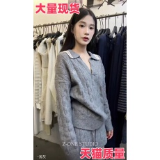 批发2025年学院风时尚麻花纹毛衣套装女<b class='q'>冬</b>季翻领套头针织衫短裤两件套
