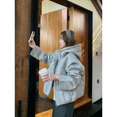 批发双面羊毛拼接连帽<b class='q'>羽绒服</b>女2025新款冬季设计感短外套