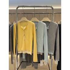 批发新款韩系百搭简约假两件套头<b class='q'>针织衫</b>女软糯亲肤叠穿半开领羊毛上衣