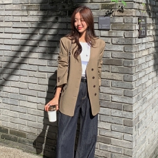 批发韩系西装外套女2025秋<b class='q'>冬</b>法式高级感V领单排扣宽松百搭夹克上衣